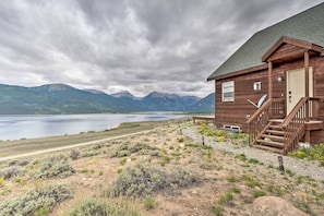 Home Exterior | Twin Lakes Views