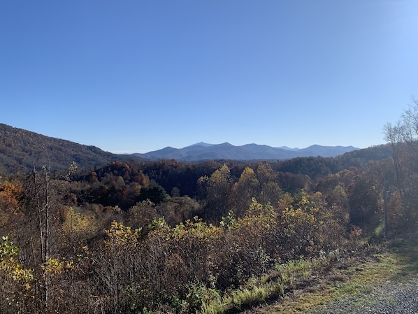 Breathtaking fall views of Mt. Mitchell & the Blue Ridge from the front deck.