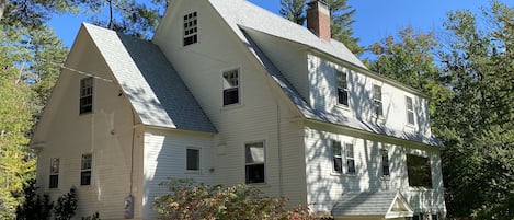 front of house from driveway