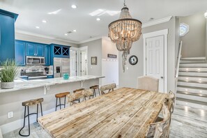 1st Floor Dining & Kitchen Area