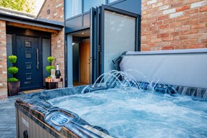 Bain à remous extérieur
