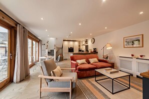 The Cottage at Robins Roost Lounge - StayCotswold