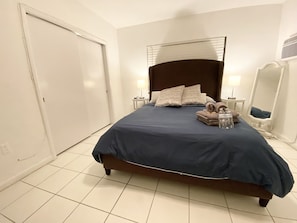 Bedroom with TV (Netflix and YouTube) with bathroom and spacious closet.