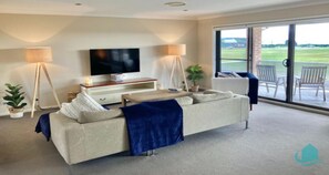 Sea Sounds - Ultimate beachhouse with views (3669)