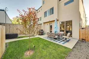 Private Yard | Rooftop Deck | 3 Stories