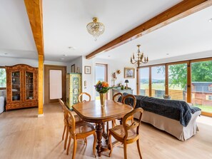 Tabelle, Bilderrahmen, Möbel, Azurblau, Holz, Couch, Pflanze, Wohnzimmer, Interior Design, Fenster