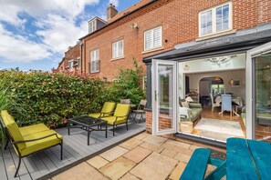 Roof Top View, Wells-next-the-Sea:  Conservatory and courtyard garden