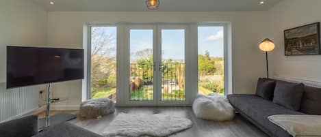 Seastiles, Salthouse: Open-plan living with gorgeous views