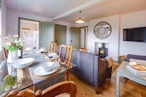 Holkham Skies, Wells-next-the-Sea: Sitting and dining area