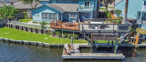 Enjoy fishing off of the boat dock, or a nice cup of coffee off the top deck, so many different areas to enjoy !!!