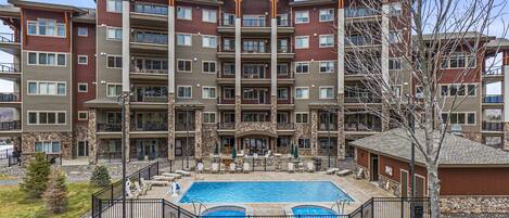 Heated pool and hot tub, year-round