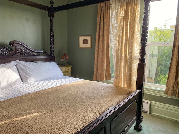 Majestic, natural, and soothing, this two-bedroom private apartment in The Victorian on Garden will be the perfect home-away-from-home for your trip to Bellingham.