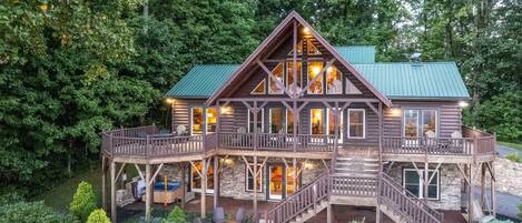 Luxury Log Cabin with breathtaking views!