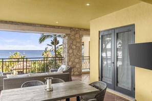 Terrace dining room