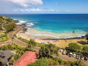 200 feet from the house, Breneckees Beach, white sand and boogie boarding!