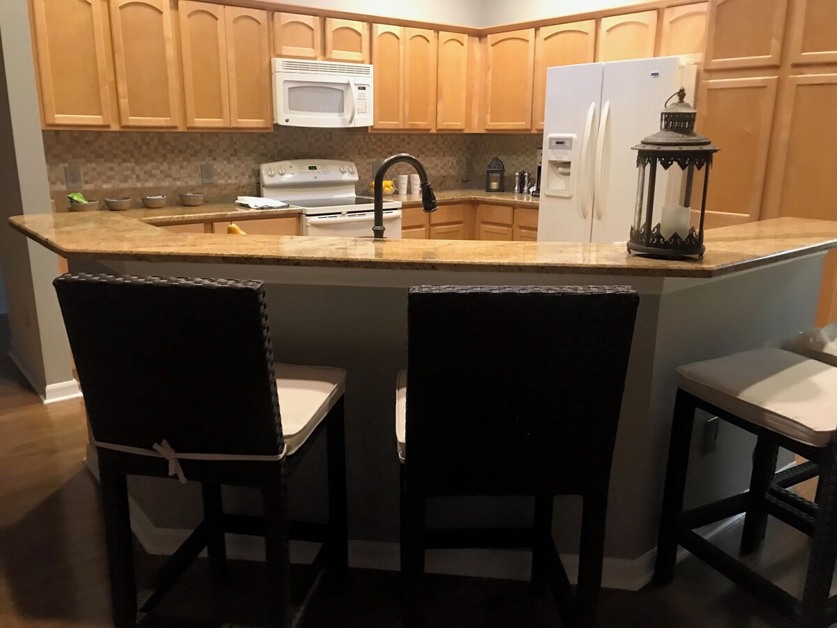 Rare find- Peaceful lakeview villa that’s close to it all!