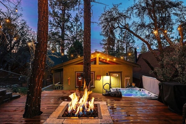A fireside chat underneath the stars or take a relaxing dip in the Hot Tub.
