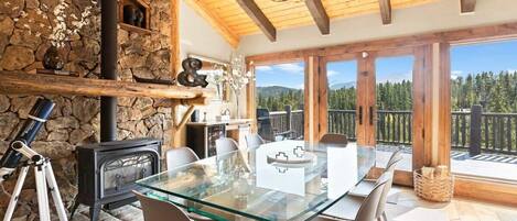 Welcome to this luxurious mountain retreat with stunning forest and mountain views