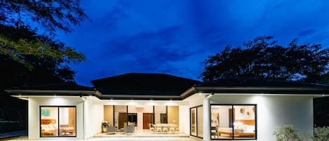 Tropical luxury villa