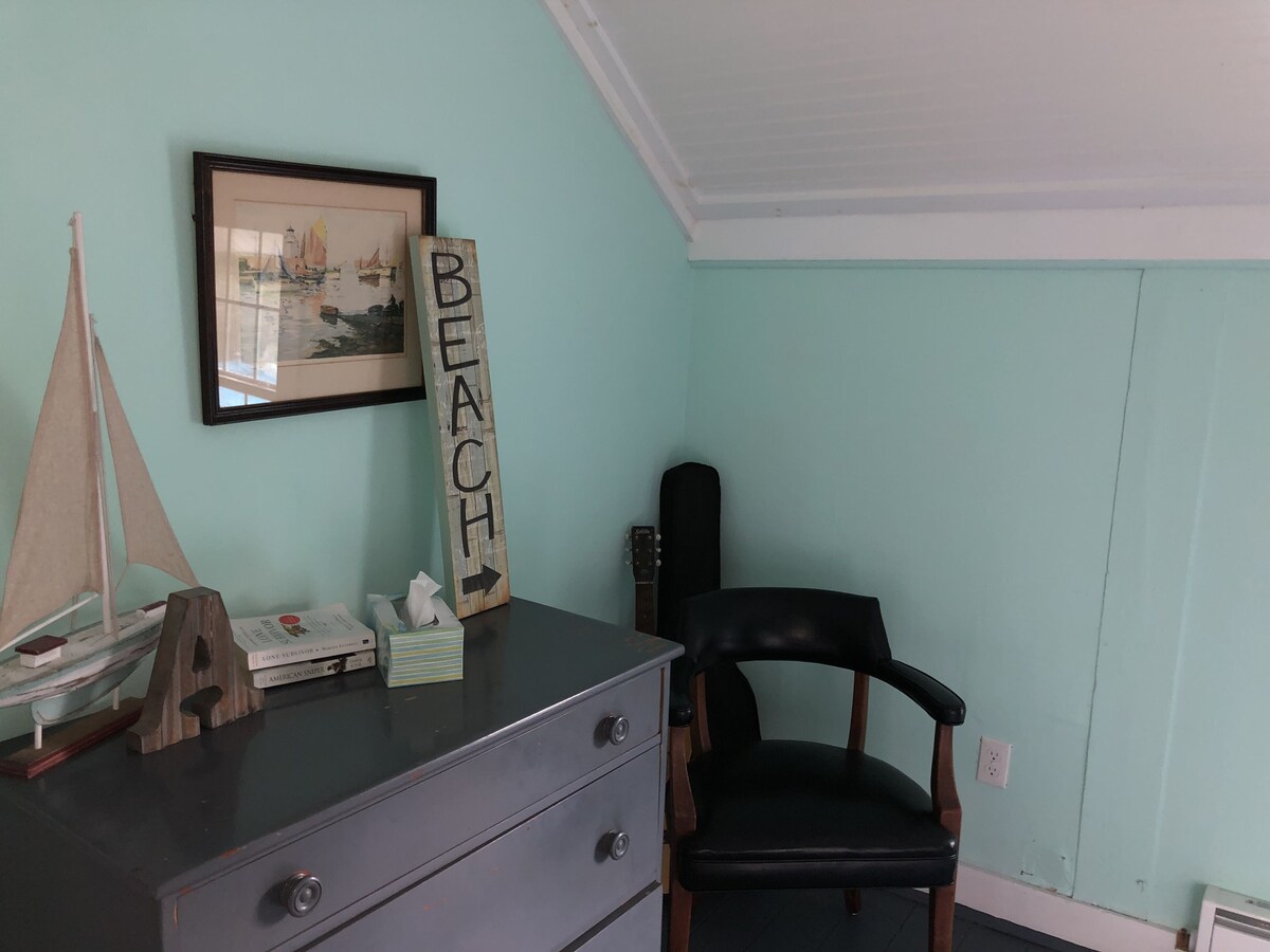 <br>Beach barn guest house. Center of CT shoreline.