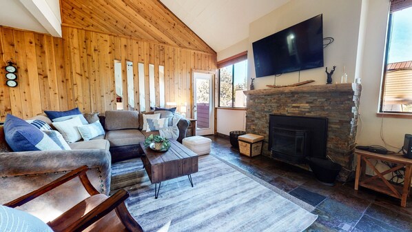 Flooring, Hardwood, Living Room, Room, Indoors