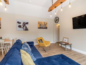 Living area | Dip Tub Den - Brian’s Barns, Skerne, near Driffield