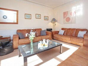 Living room | The Laurels - South Allington Barns, Kingsbridge