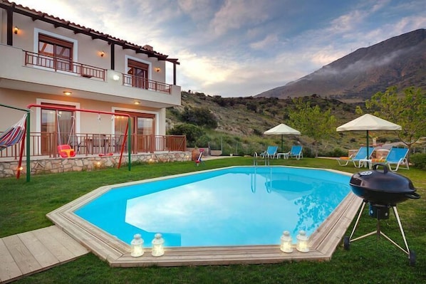 Holiday Home Swimming Pool