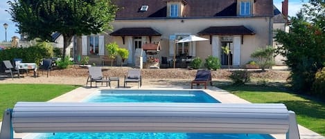 piscine chauffée avec volet électrique