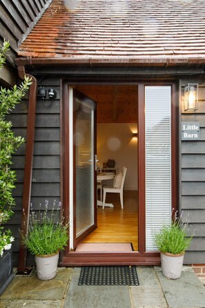 Named Little Barn, the annexe has it's own private entrance.