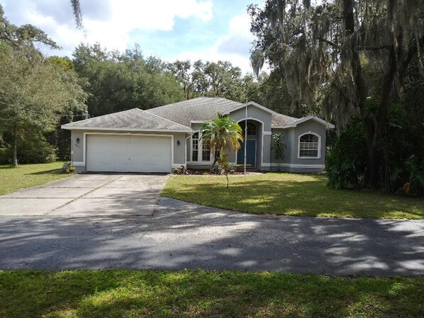 Front view of home