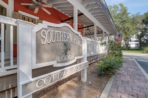 Southern Pine Lodge Cottage #100 Sign