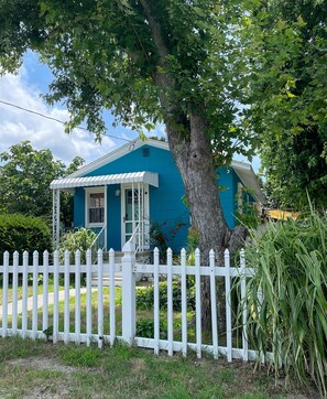 Classic 60's Millman Cottage