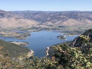 View of Pineview Reservoir from Sardine Overlook. One of our favorite local hike