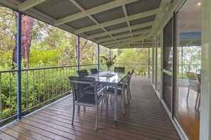 Deck with BBQ (not pictured but around the side) and al fresco dining