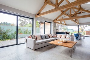 Ground floor: Open-plan sitting area