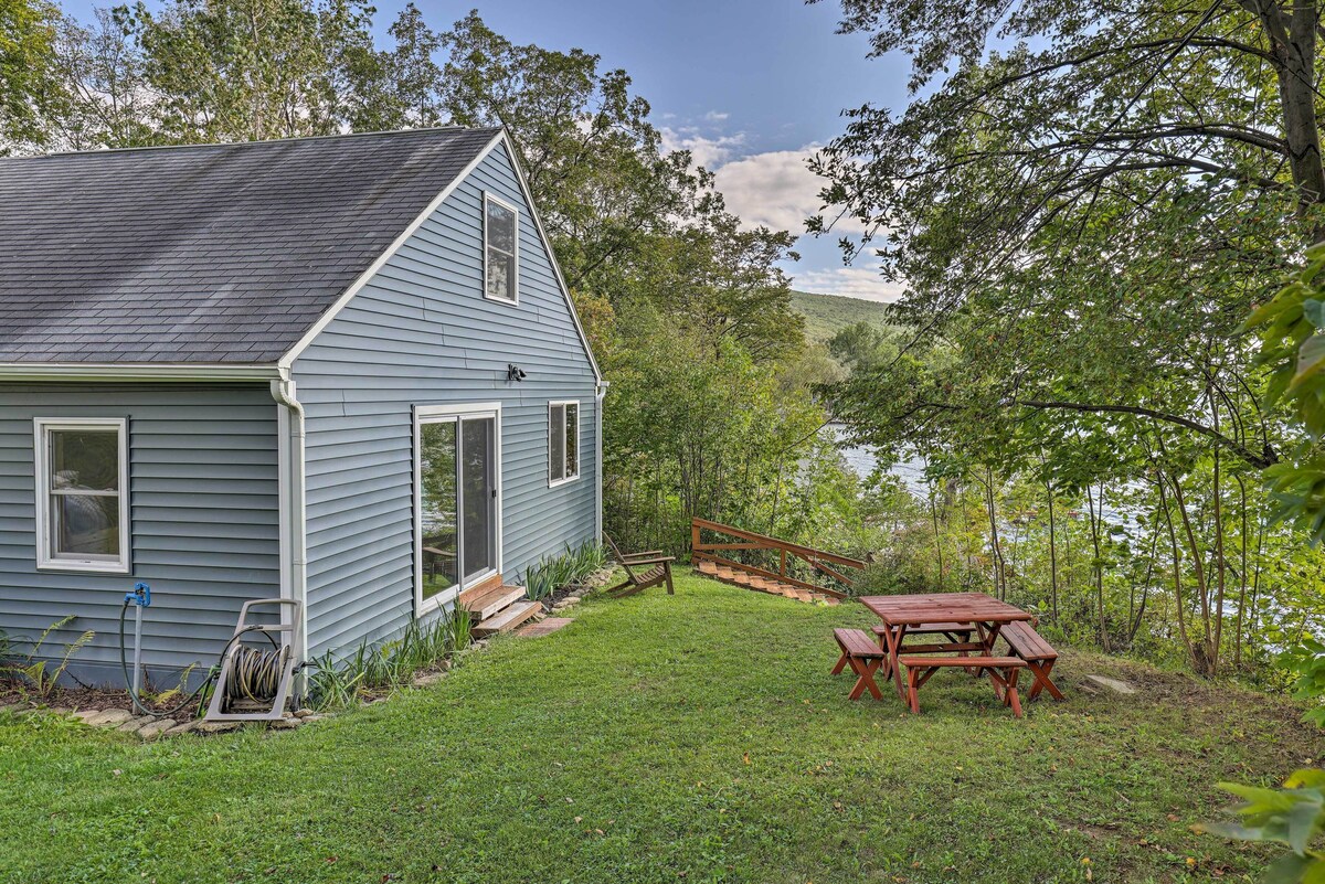‘Aunt Al’s Place’ w/ Private Deck & Fire Pit!