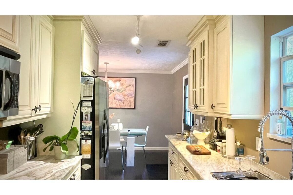 3BR Ranch minutes to Battery Park & Mercedes arena