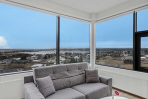 Corner window view