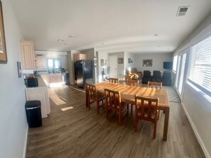 Dining/Kitchen