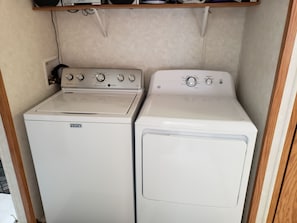 washer & dryer 