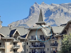 Dernier étage avec vue dégagée et grand balcon plein Sud