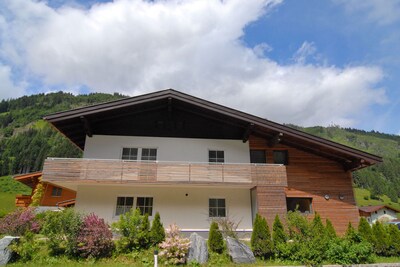 Außenseite Ferienhaus [Sommer]