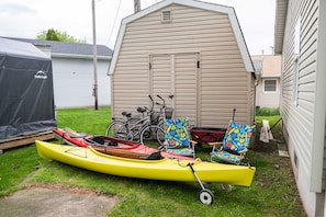 Kayaks, bikes, beach chairs and wagon for guests to use