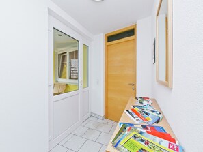 Entrance / Reception