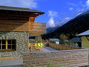 Außenseite Ferienhaus [Sommer]