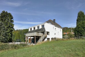 Außenseite Ferienhaus [Sommer]