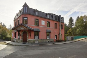 Außenseite Ferienhaus [Sommer]