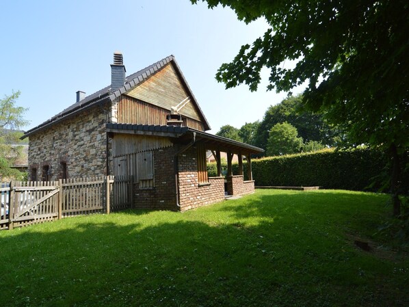 Außenseite Ferienhaus [Sommer]