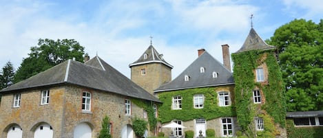 Außenseite Ferienhaus [Sommer]